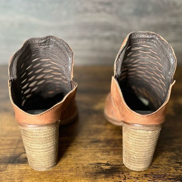 Diba True Landing Crew Leather Sandal/Mule in Rust Brown, Size 6. New in Box! - Picture 11 of 16